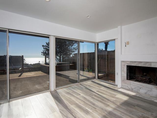 721 Camino Del Mar, Del Mar CA: https://media.crmls.org/mediaz/d05b31ac-8057-4179-b46a-d15673a271db.jpg