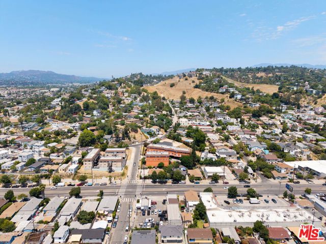 3501 N Figueroa Street, Los Angeles CA: https://media.crmls.org/mediaz/d05b7696-f2a8-4258-9f14-95c5691ac705.jpg
