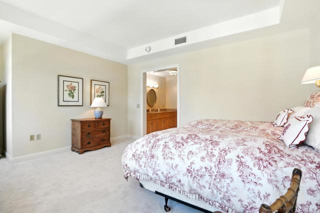10 CRYSTAL SPRINGS Road, San Mateo CA: https://media.crmls.org/mediaz/d05bda9e-8e9f-457e-a237-4c98d5e80214.jpg