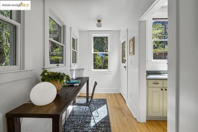 1398 Scenic Ave, Berkeley CA: https://media.crmls.org/mediaz/d05c8015-25ce-4693-99b1-e4c7cd5b6bcd.jpg