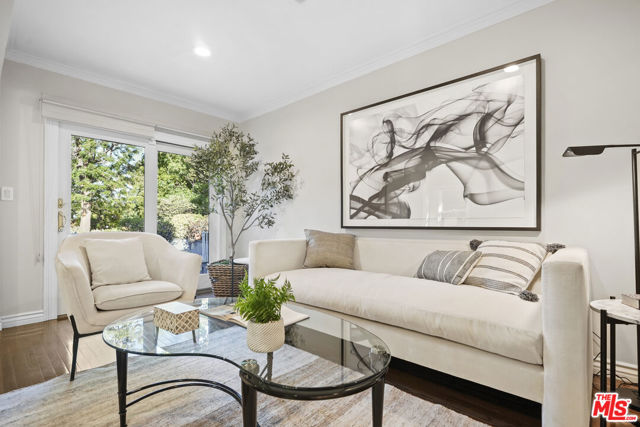 6002 Jumilla Avenue, Woodland Hills CA: https://media.crmls.org/mediaz/d05cd62c-7b16-48f6-b2f8-1378b3b90ed6.jpg