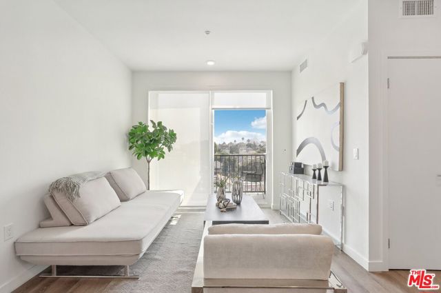 222 N Alvarado, Los Angeles CA: https://media.crmls.org/mediaz/d05d52ea-6ccb-4bf2-85f9-599870a13616.jpg