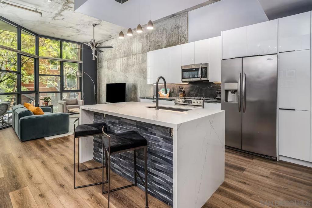 1050 Island Ave - photo 3