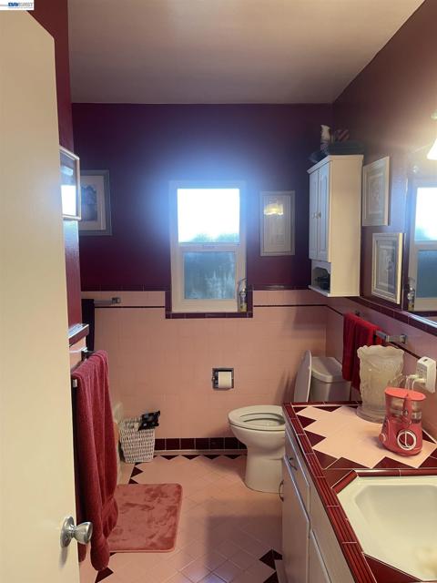 1256 Glen Drive, San Leandro CA: https://media.crmls.org/mediaz/d05de78b-cb25-4c56-a93d-5fe825a52c38.jpg