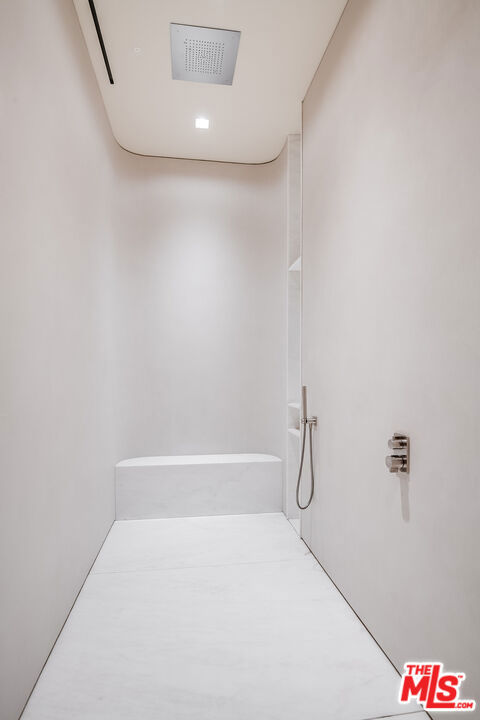 https://media.crmls.org/mediaz/d05e10c1-452e-4435-9917-602ca4ee94b8.jpg?preset=X-Large