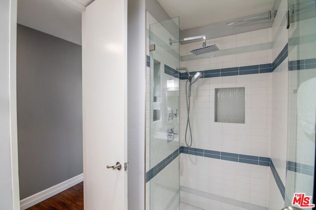 6000 Canterbury Drive, Culver City CA: https://media.crmls.org/mediaz/d05e3750-b668-4be1-b3aa-b2b3913524ac.jpg