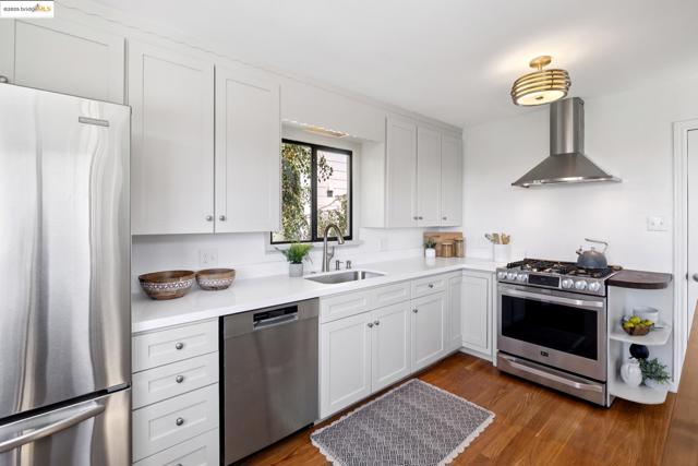 6338 Arlington Blvd, Richmond CA: https://media.crmls.org/mediaz/d05e4032-429e-47ba-a128-ffe05a7a903f.jpg