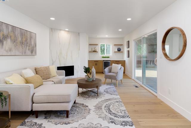1984 Brooktree Way, Pleasanton CA: https://media.crmls.org/mediaz/d05ec063-9a59-4197-be96-3fc40bf0051c.jpg