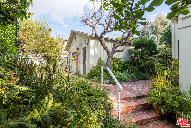 721 31st Street, Manhattan Beach, California 90266, 3 Bedrooms Bedrooms, ,2 BathroomsBathrooms,Residential,Sold,31st,23332303