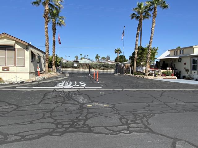 17777 Langlois Road, Desert Hot Springs CA: https://media.crmls.org/mediaz/d05fc0a9-ba57-4797-9d44-b801ca1659a4.jpg
