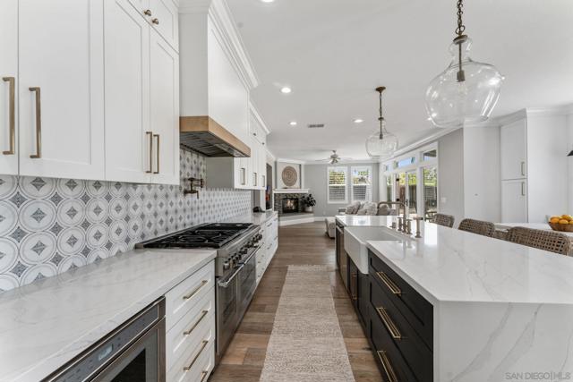 2169 Corte San Simeon, Chula Vista CA: https://media.crmls.org/mediaz/d060a166-6e35-4a66-a9b2-3099e92616c8.jpg