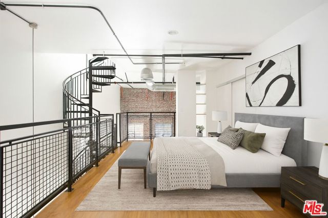 253 S Broadway, Los Angeles CA: https://media.crmls.org/mediaz/d0623042-3c6a-4d9c-8bb4-db41ee42ced4.jpg