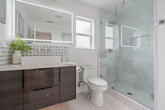 3807 Madrone Avenue, Oakland CA: https://media.crmls.org/mediaz/d062b266-7276-4cd9-ba24-06c5bce51a90.jpg