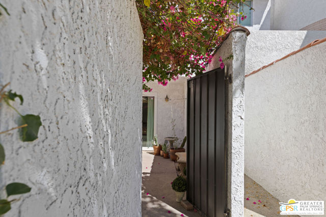 280 S Avenida Caballeros #108, Palm Springs, CA 92262