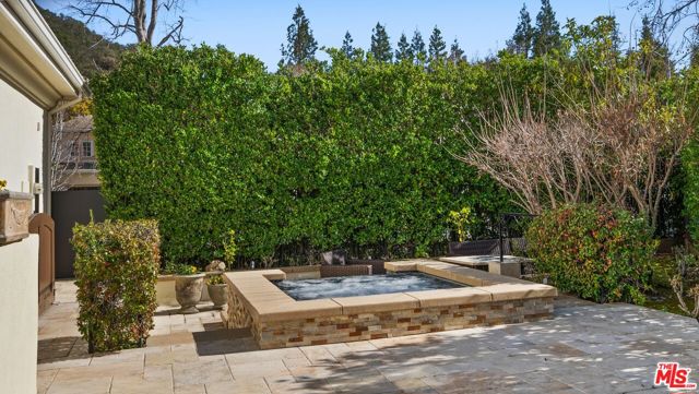 219 Baybrook Court, Lake Sherwood CA: https://media.crmls.org/mediaz/d063bd8d-076d-4bae-862a-ccfb35962bbe.jpg