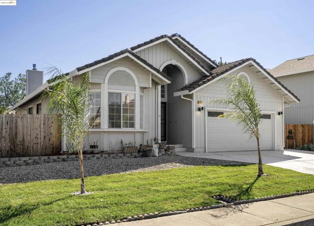 1031 Valley Oak Way, Fairfield CA: https://media.crmls.org/mediaz/d064437e-c271-4788-a1a2-afdafb64a07d.jpg