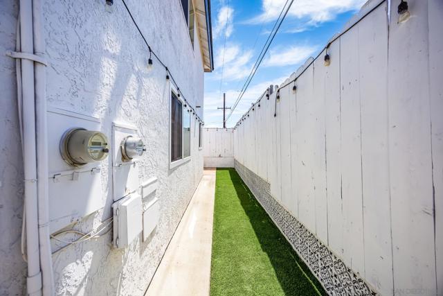 5778 Cumberland St, San Diego CA: https://media.crmls.org/mediaz/d06452fe-8971-4cb0-9943-992dd1b5c3c0.jpg
