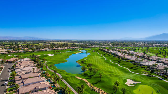 50465 Verano Drive, La Quinta CA: https://media.crmls.org/mediaz/d0659285-4e84-4553-b769-535075e69d2c.jpg