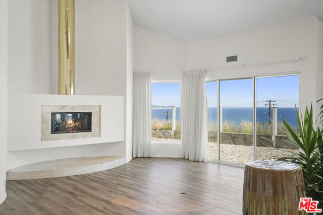 32215 Pacific Coast Highway, Malibu CA: https://media.crmls.org/mediaz/d066289a-d148-4ccb-ab6e-fee1f6473c7a.jpg