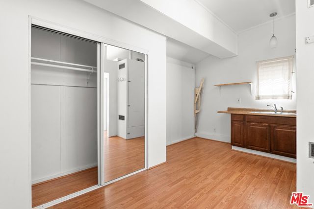 1925 19th Street, Santa Monica CA: https://media.crmls.org/mediaz/d06777e6-2f1e-45db-a1e3-10dcbaf4ab35.jpg