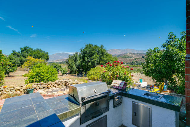 1480 Magnolia Drive, Santa Paula CA: https://media.crmls.org/mediaz/d0682d2a-9f3d-4e52-86a9-7fdb48ed15b3.jpg