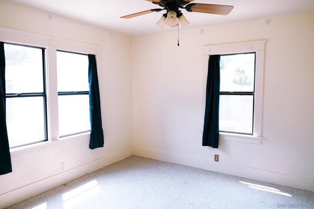 4757 Kensington Dr, San Diego CA: https://media.crmls.org/mediaz/d06935f4-23df-4ef8-98de-39d253e4f8a6.jpg