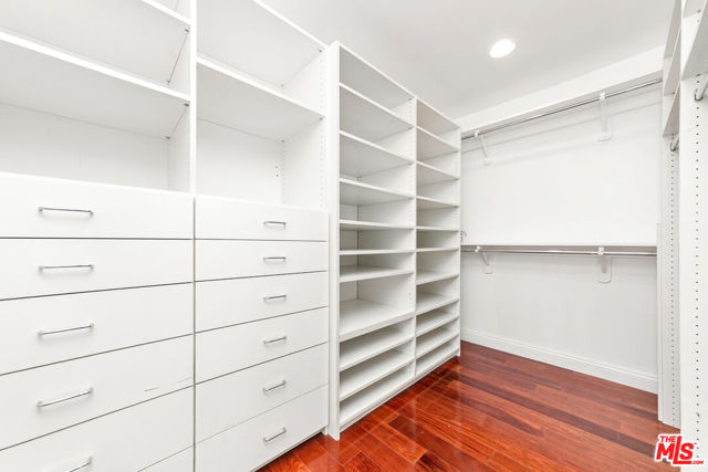 1020 Hilldale Avenue, West Hollywood CA: https://media.crmls.org/mediaz/d0694443-9e87-4f8c-ae3a-efb456eafa3b.jpg