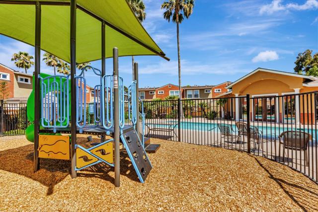 865 Carlisle Way, Sunnyvale CA: https://media.crmls.org/mediaz/d0697340-a12e-4f25-8a50-2f44650d323f.jpg