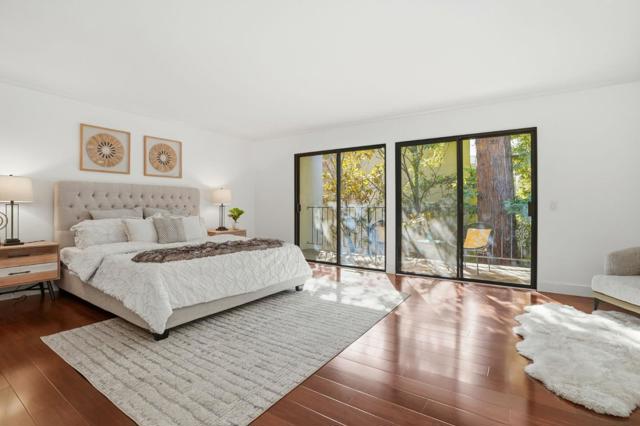 1621 Stone Pine Lane, Menlo Park CA: https://media.crmls.org/mediaz/d069d151-7dbd-439a-9a96-cf2bc53aebcc.jpg