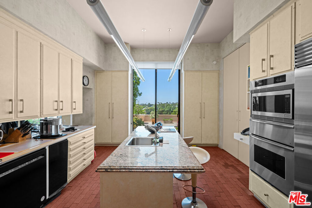 MLS #25595643 image #15