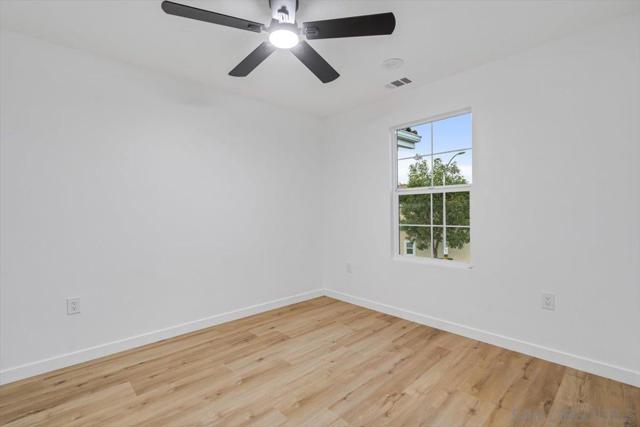 13214 Spring Mountain Rd, Lakeside CA: https://media.crmls.org/mediaz/d06a351c-3bb5-415d-9d6e-f6519c3d4510.jpg