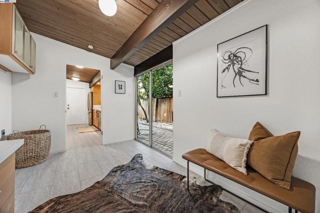 4004 Salem St, Concord CA: https://media.crmls.org/mediaz/d06ae850-67b2-4d95-9dfb-b8d479a99e9f.jpg