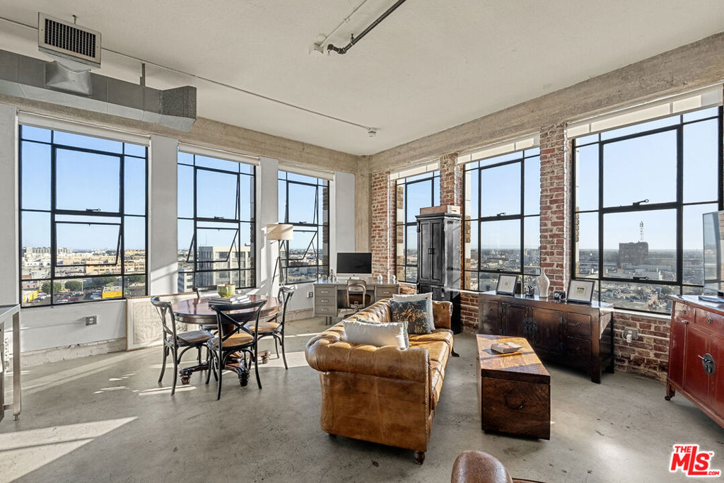 315 E 8th Street #1004