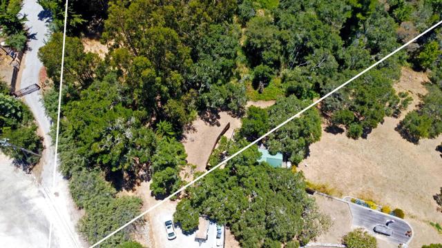 8 E Coastlands, Big Sur CA: https://media.crmls.org/mediaz/d06b160e-13dd-48f8-a9d1-f50bcaf03897.jpg
