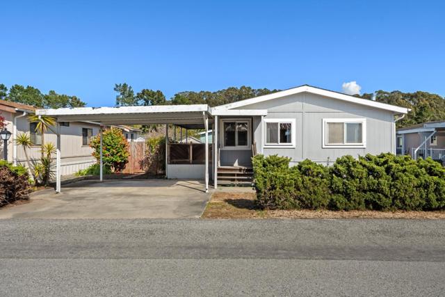 118 Canada Cove Avenue, Half Moon Bay CA: https://media.crmls.org/mediaz/d06b1ad4-2267-478c-9503-7c3cc1de2b0f.jpg