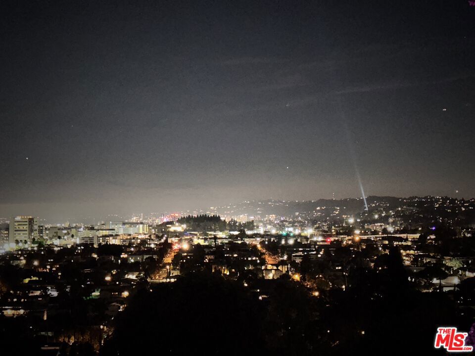 https://media.crmls.org/mediaz/d06b958e-3ab6-4c38-9c3d-7be5f603ad62.jpg?preset=X-Large
