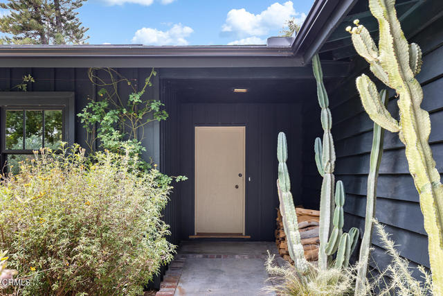 4155 Aralia Road, Altadena CA: https://media.crmls.org/mediaz/d06bea14-ffc6-4a72-be3e-a430eb69eb3a.jpg