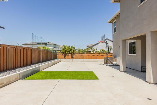 2306 Mozart avenue, Lathrop CA: https://media.crmls.org/mediaz/d06d765b-8493-4f30-9920-337963c612cd.jpg