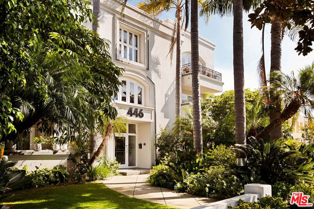 446 San Vicente Boulevard #304
