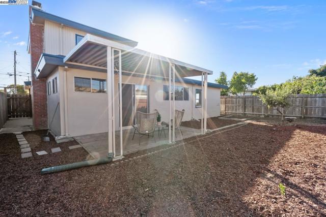 Image 33 of 34 For 2078 Fairbanks