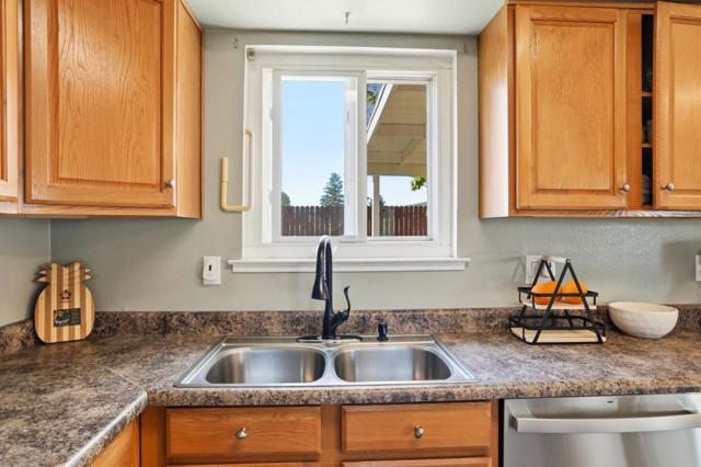 2048 Southwood Drive, Vacaville CA: https://media.crmls.org/mediaz/d06f2159-022b-45e6-9a11-beee02c05516.jpg