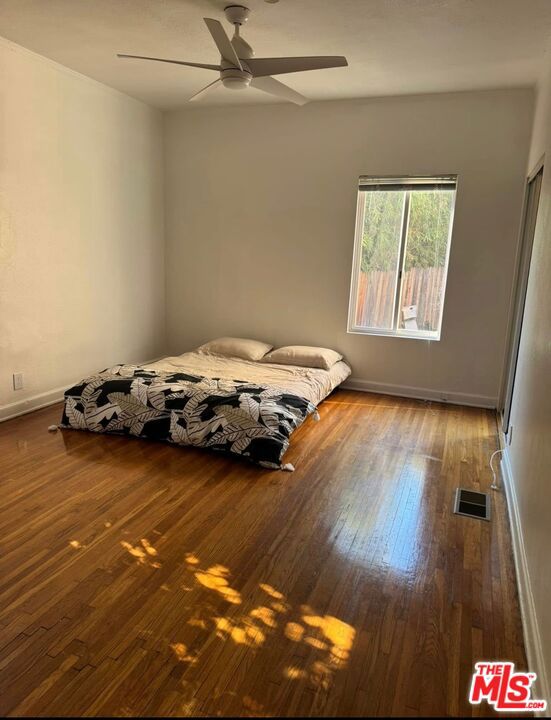 5112 Edgewood Place, Los Angeles CA: https://media.crmls.org/mediaz/d06fb071-1bf2-4b4f-960b-0f5cde47c1e9.jpg