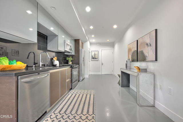 Detail Gallery Image 21 of 56 For 133 S Los Robles Ave #205,  Pasadena,  CA 91101 - 2 Beds | 2 Baths