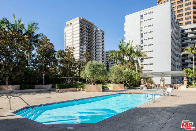 10490 Wilshire Boulevard, Los Angeles CA: https://media.crmls.org/mediaz/d07018fa-ab54-42d3-838d-3b7f27d016d7.jpg