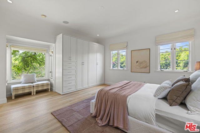 736 S Cloverdale Avenue, Los Angeles CA: https://media.crmls.org/mediaz/d070a138-9b82-4ca1-b37b-378d621fc3af.jpg
