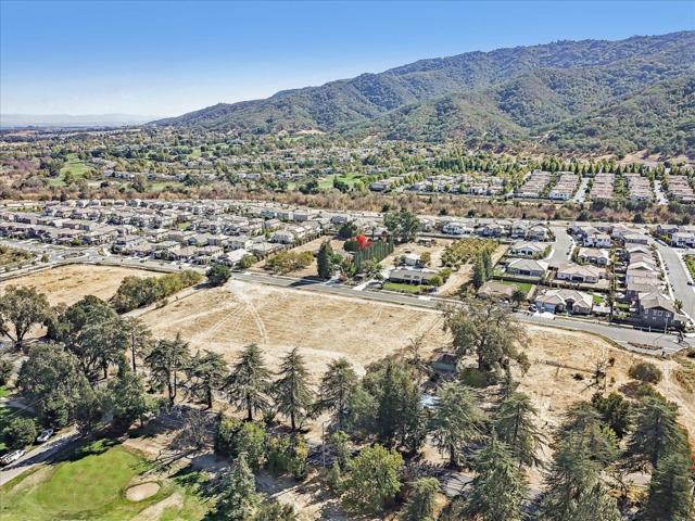 2740 Hecker Pass Road, Gilroy CA: https://media.crmls.org/mediaz/d07148d2-d25c-4713-a916-944621ee15f8.jpg