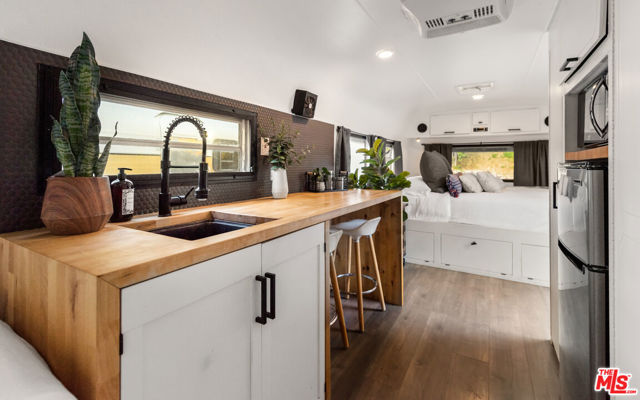 272 N Topanga Canyon Boulevard, Topanga CA: https://media.crmls.org/mediaz/d071691d-4d5e-42f1-9f23-c3b186c788de.jpg