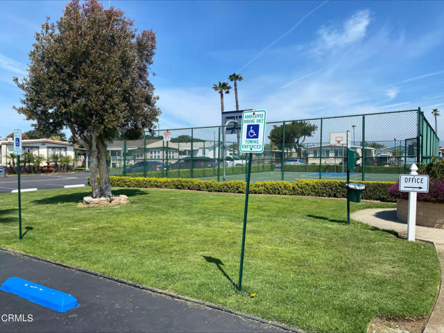 1853 Ives Avenue, Oxnard CA: https://media.crmls.org/mediaz/d071ce16-7cec-4449-8cca-eca5c0102885.jpg