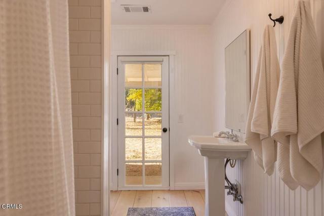 930 Fairview Road, Ojai CA: https://media.crmls.org/mediaz/d0728098-188e-4ffc-b15d-4e2675214e90.jpg