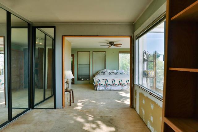 4980 Paradise Drive, Tiburon CA: https://media.crmls.org/mediaz/d07304b8-5d98-4219-9464-5ae19cfc55e9.jpg